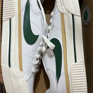 Nike court legacy
